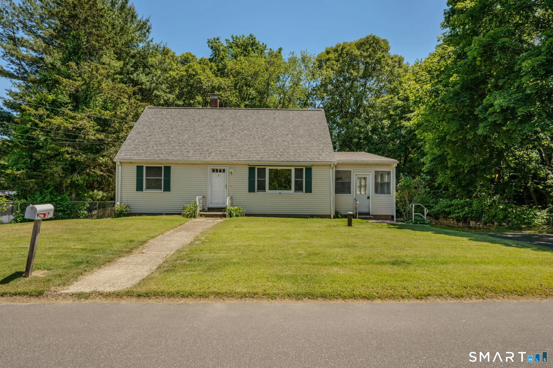7 Bonville Drive, Montville, CT