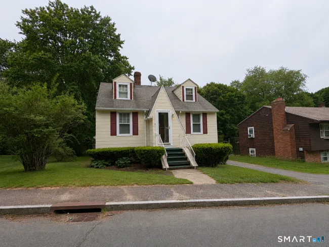 449 Oakville Avenue