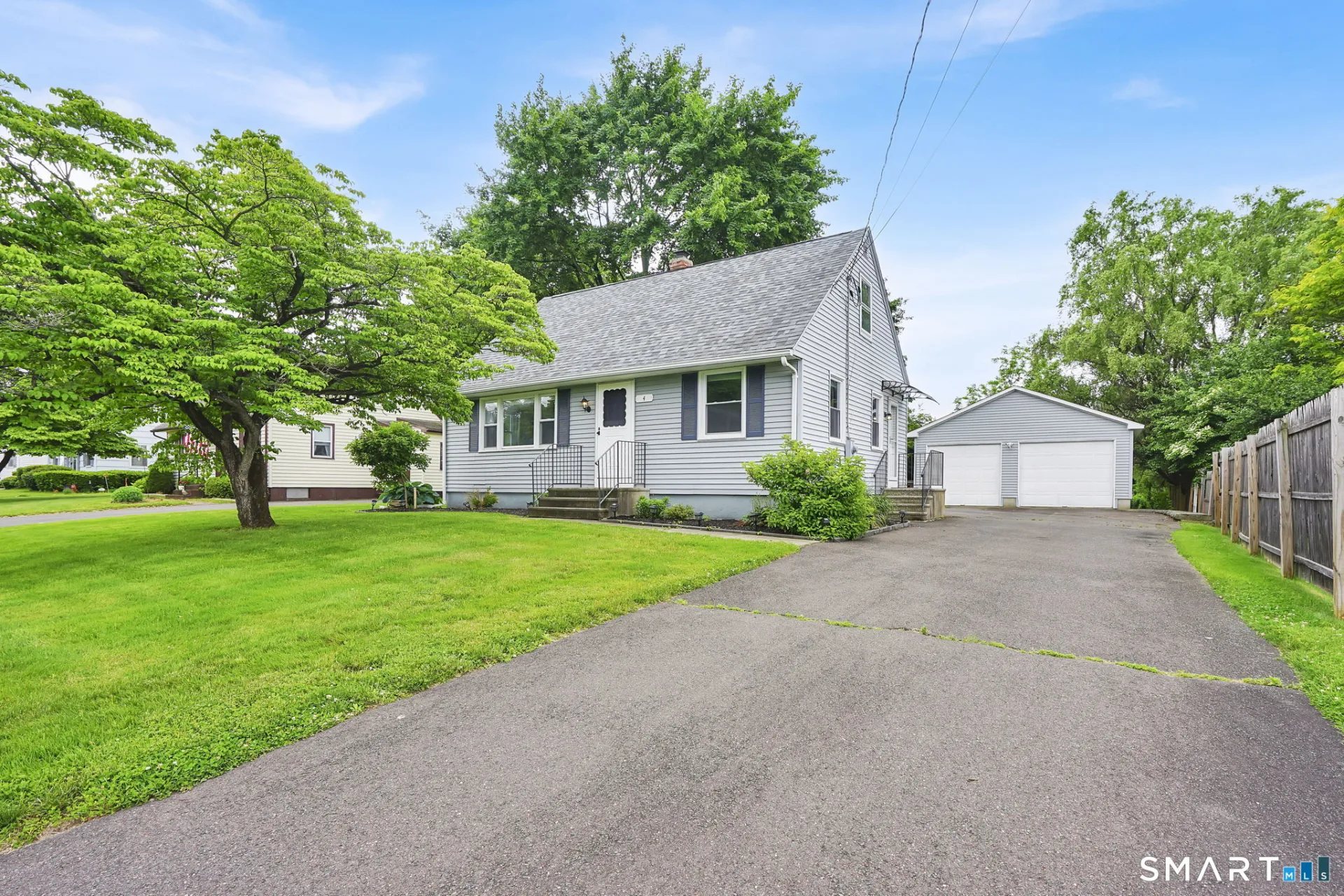 4 King Court, Enfield, CT