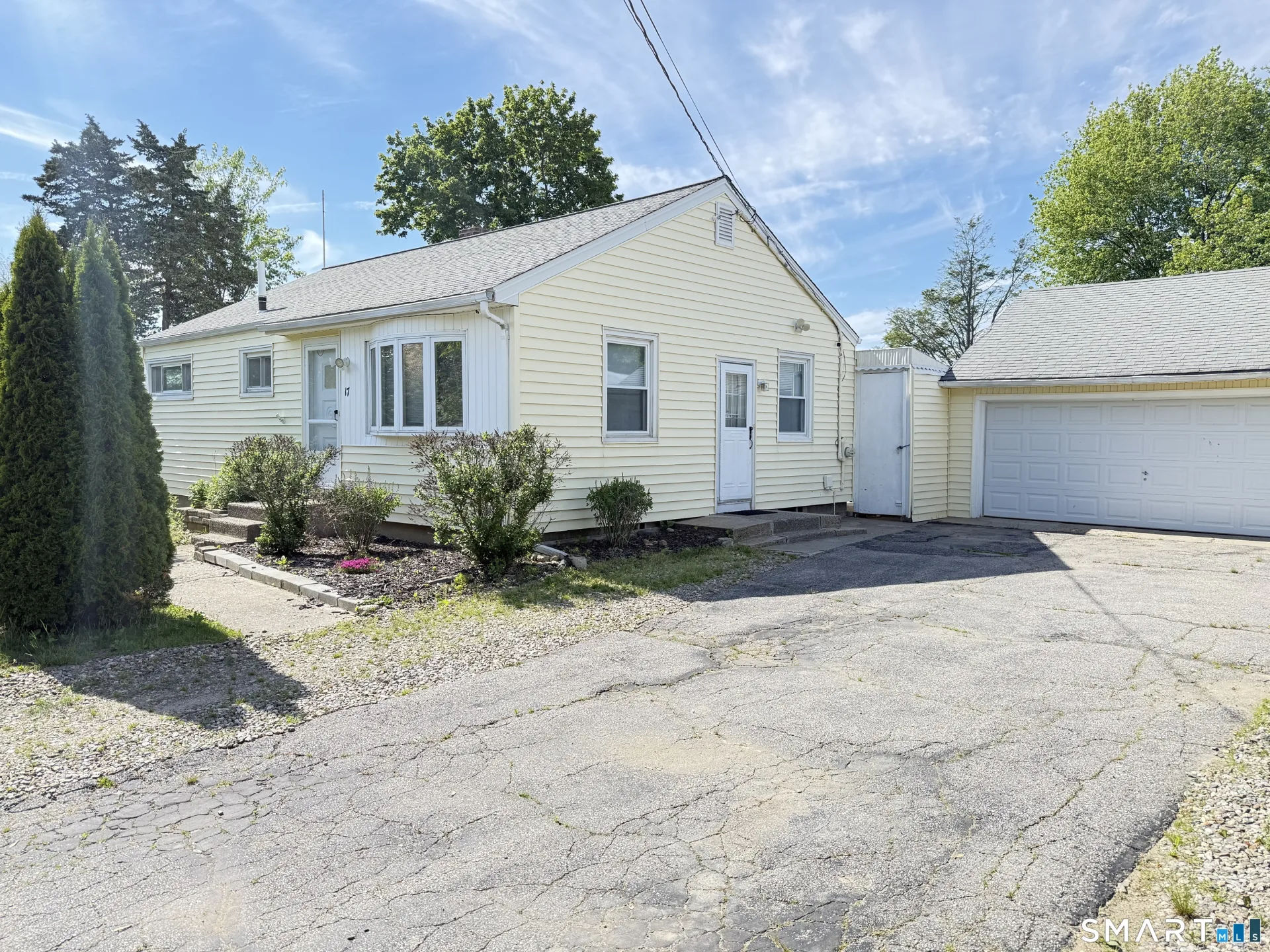 17 Sunset Drive, Shelton, CT
