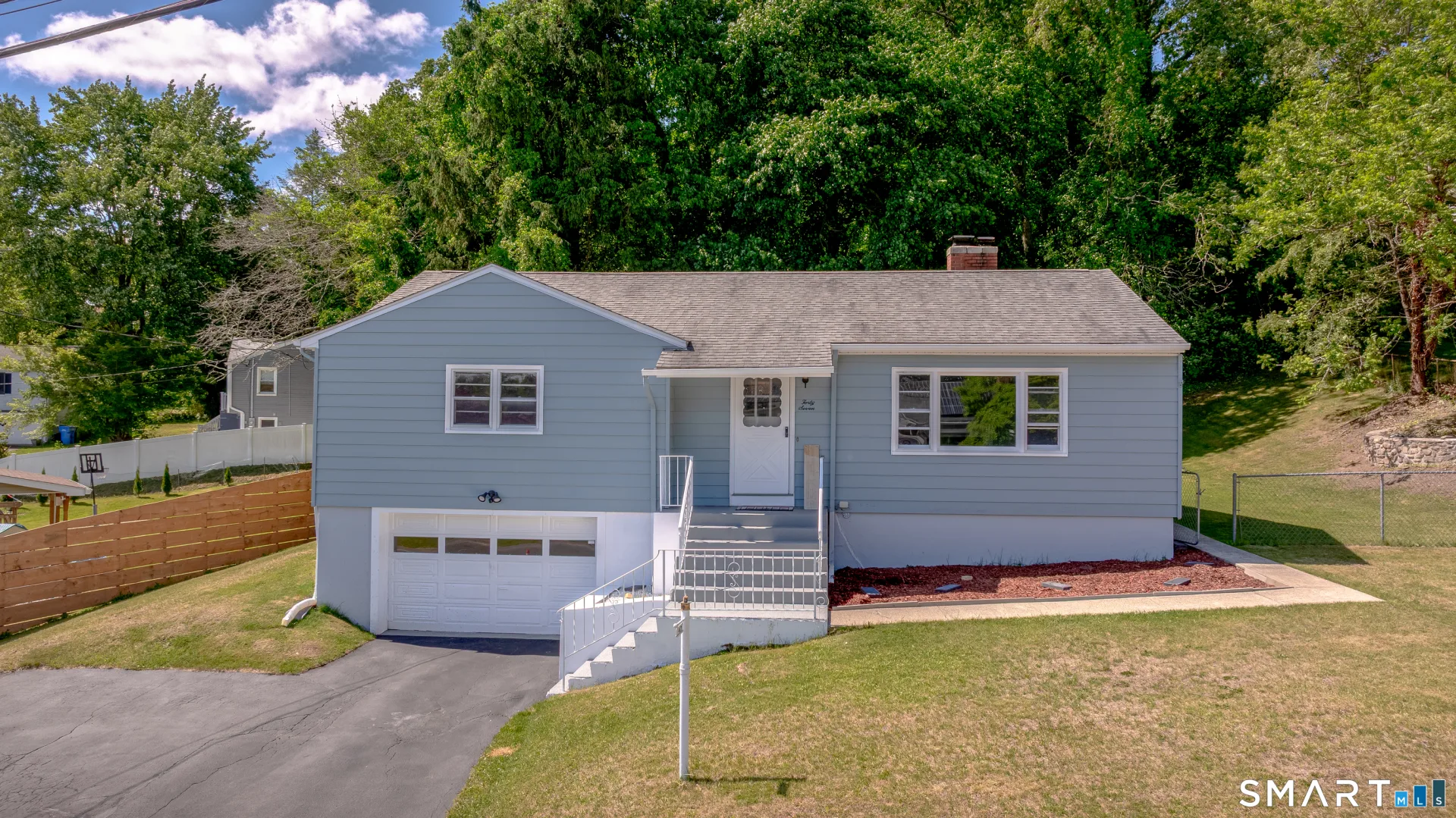 47 Juniper Ridge Drive, Waterbury, CT