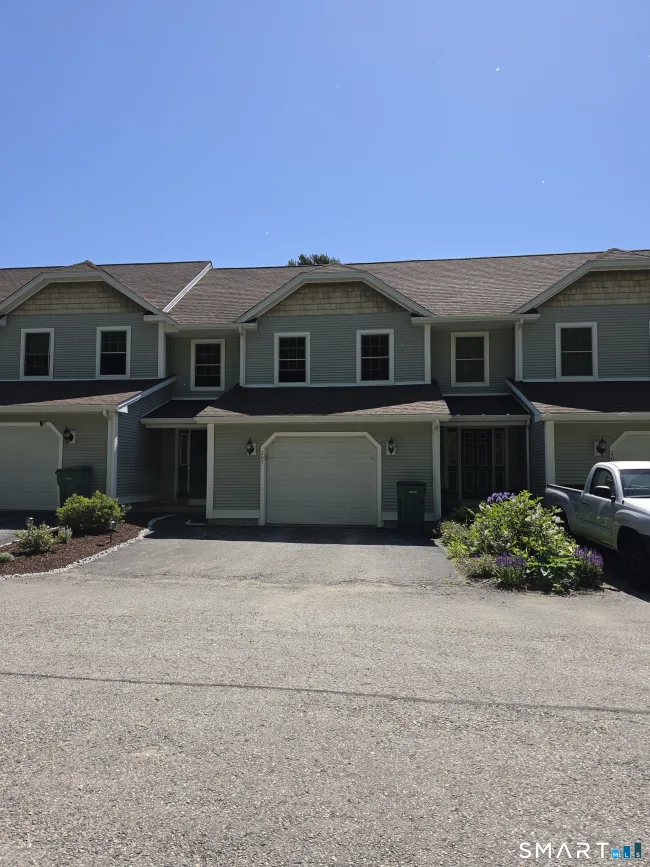 205 Brookes Landing #205