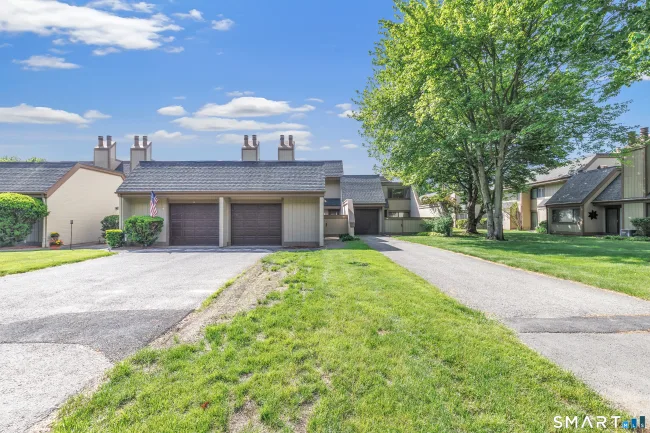 85 Viscount Drive #2E