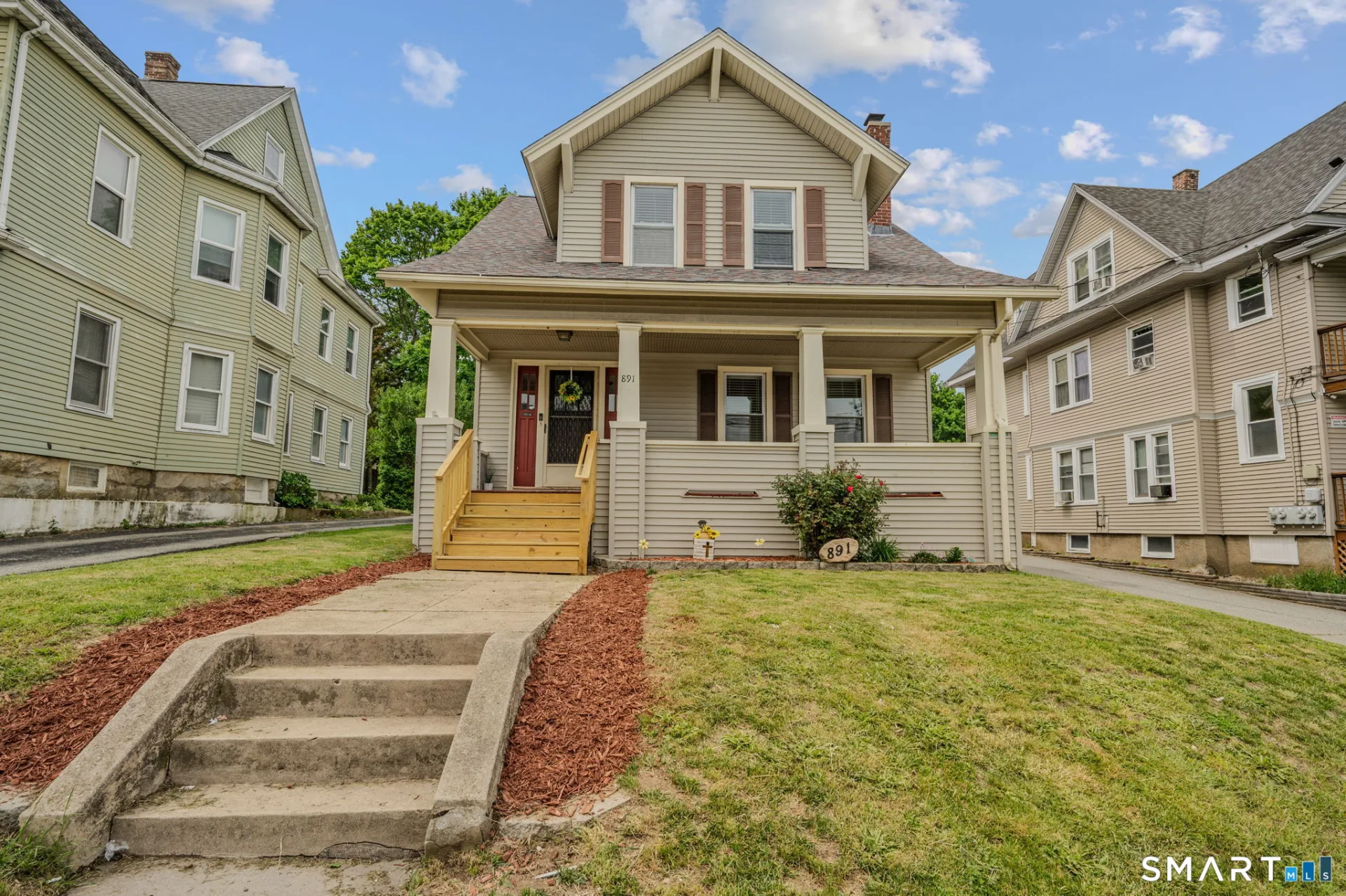 891 Bank Street, New London, CT