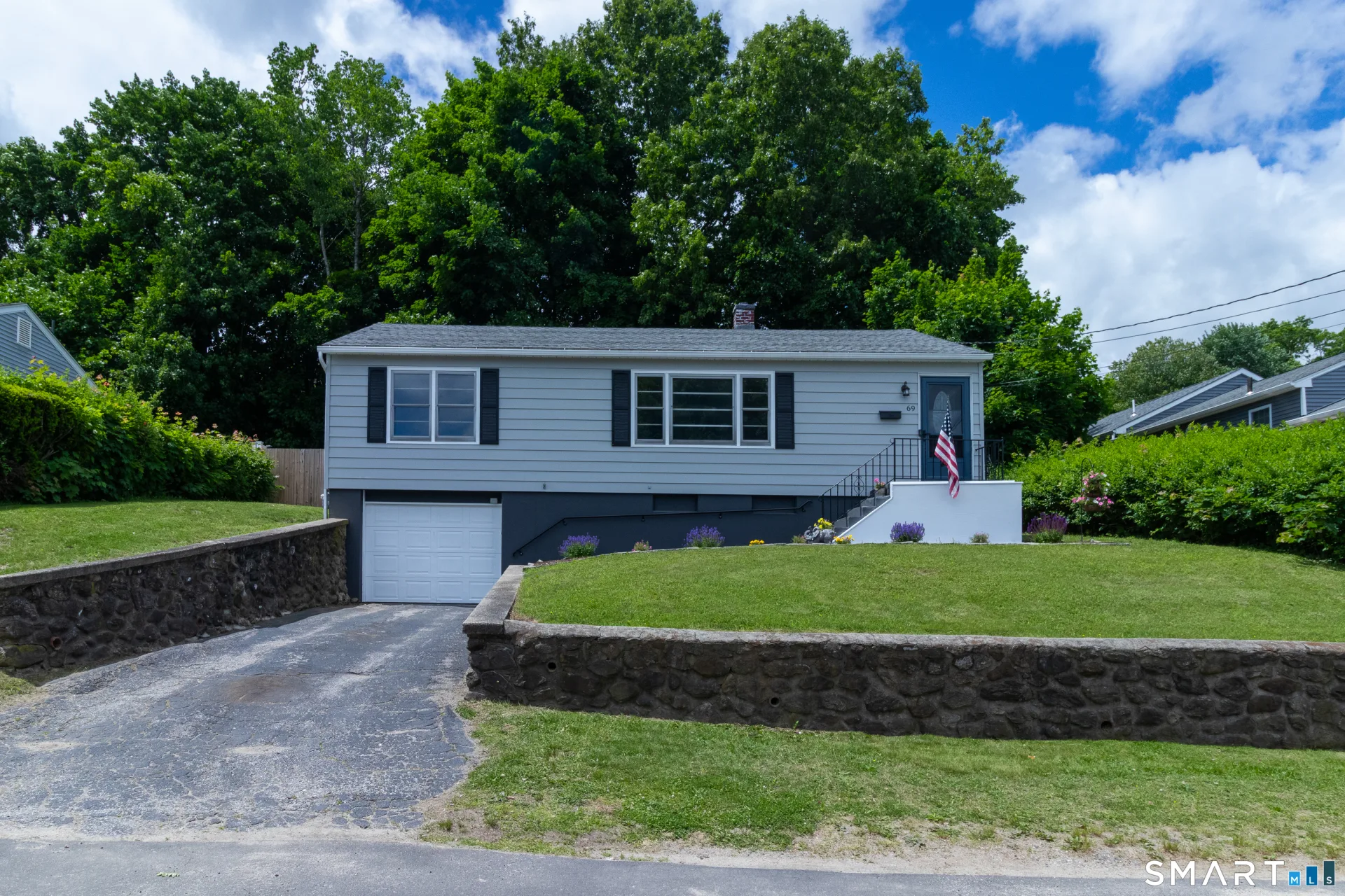 69 Spring Garden Avenue, Waterbury, CT