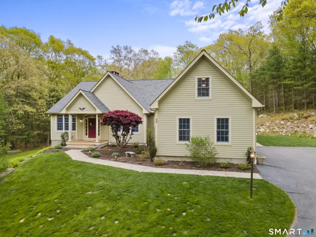 48 Grey Fox Landing