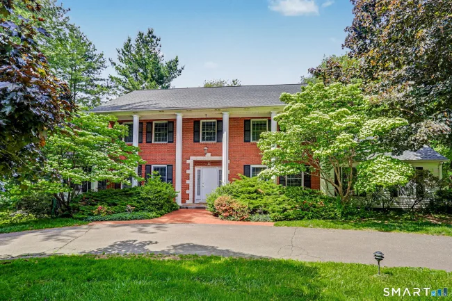 11 Tanglewood Drive