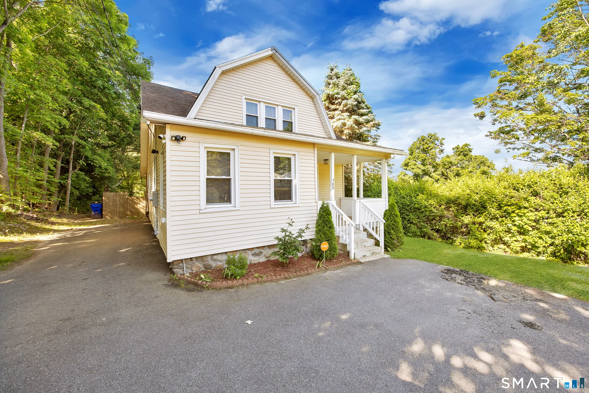 300 Sunnyside Avenue, Watertown, CT
