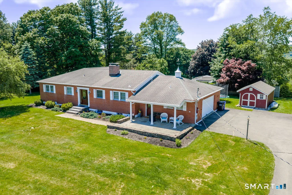 12 Valley View Road, Newtown, CT