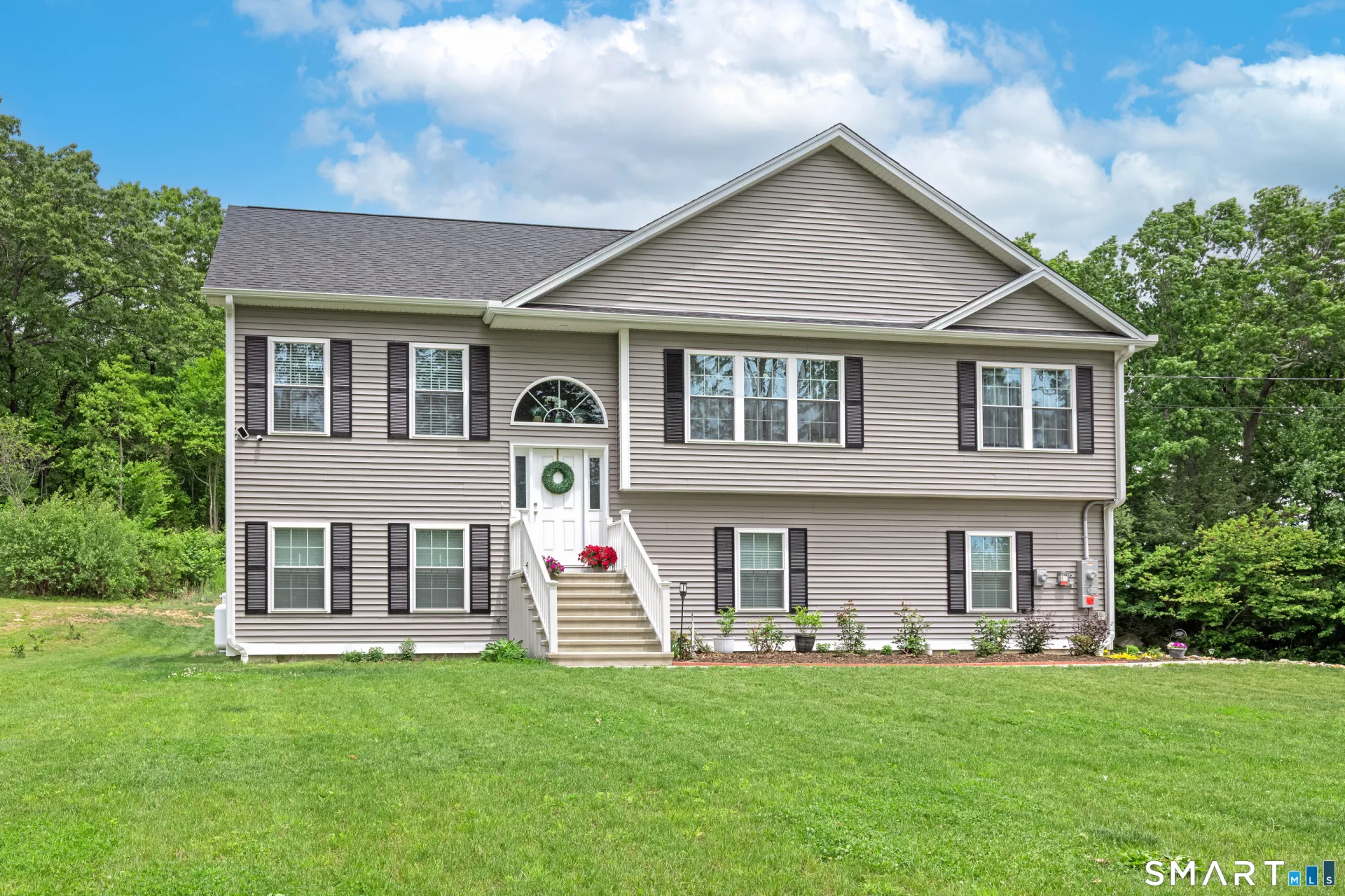 76 Beach Road, Wolcott, CT