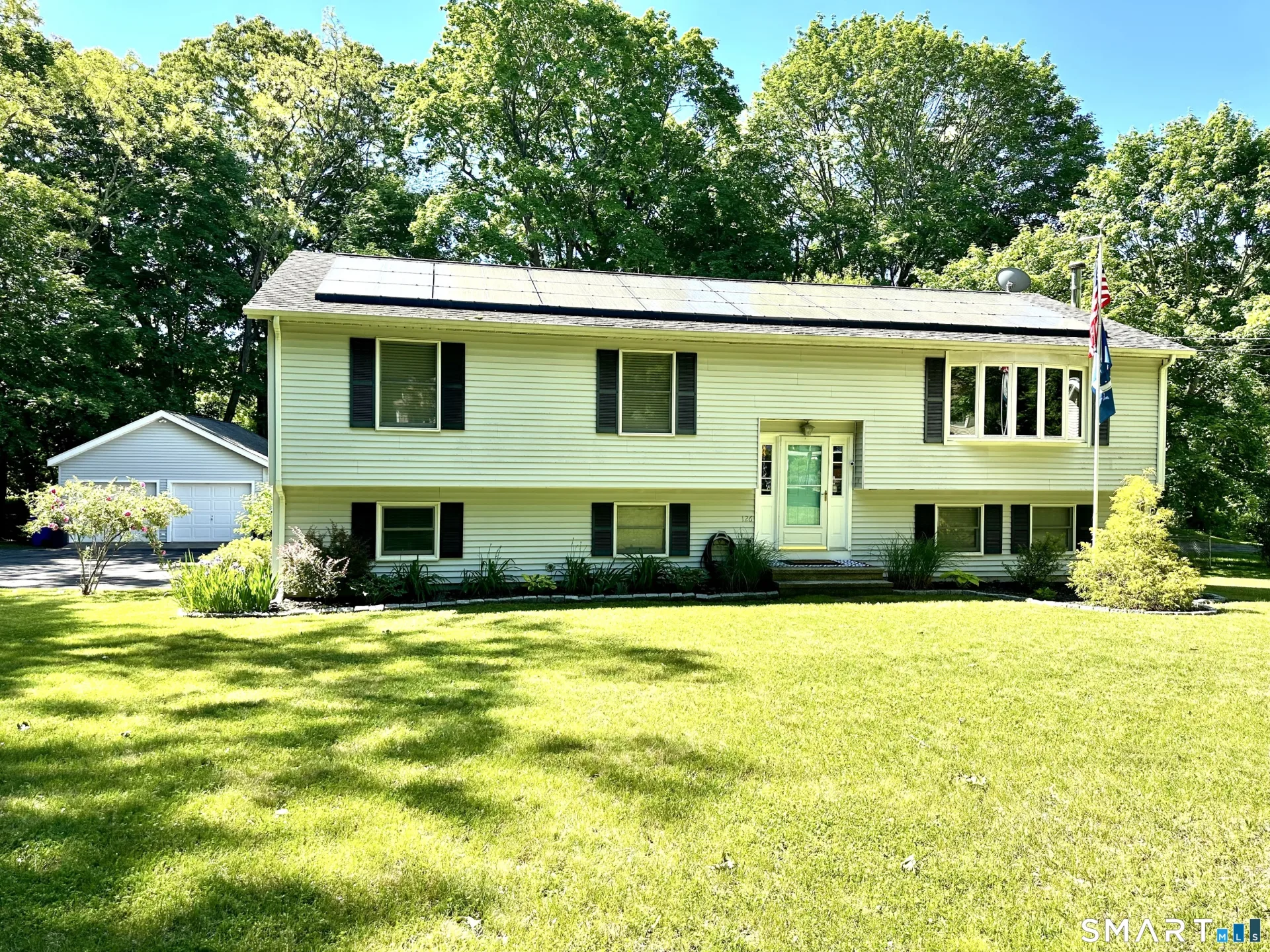 126 Rope Ferry Road, Waterford, CT