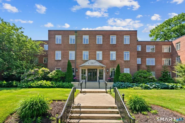 869 Farmington Avenue #205