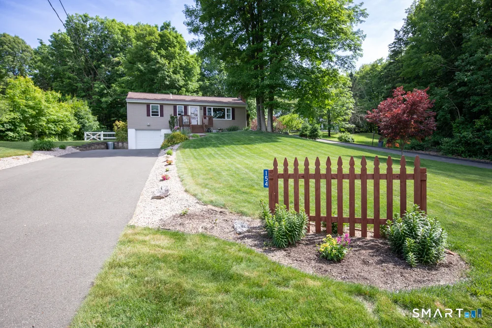154 Meeting House Hill Road, Durham, CT