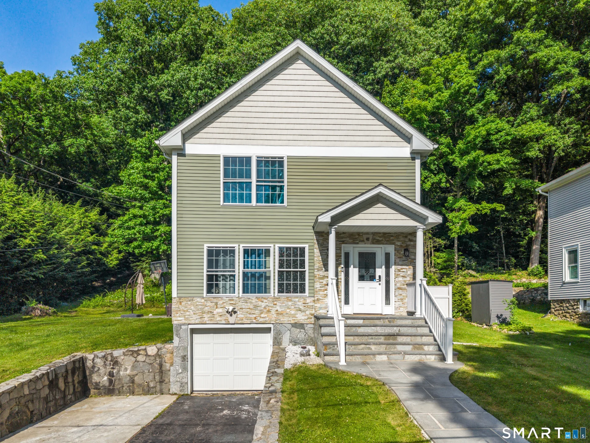 42 White Avenue, Middlebury, CT