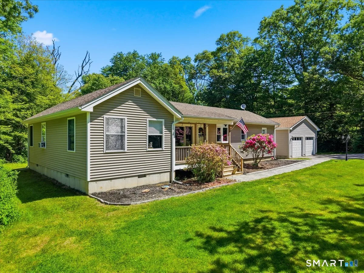 860 Long Cove Road, Ledyard, CT