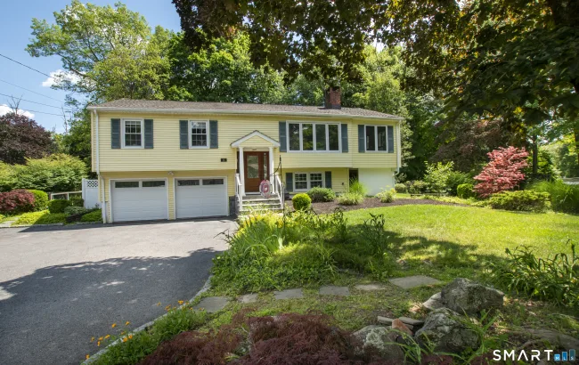 25 Olmstead Lane