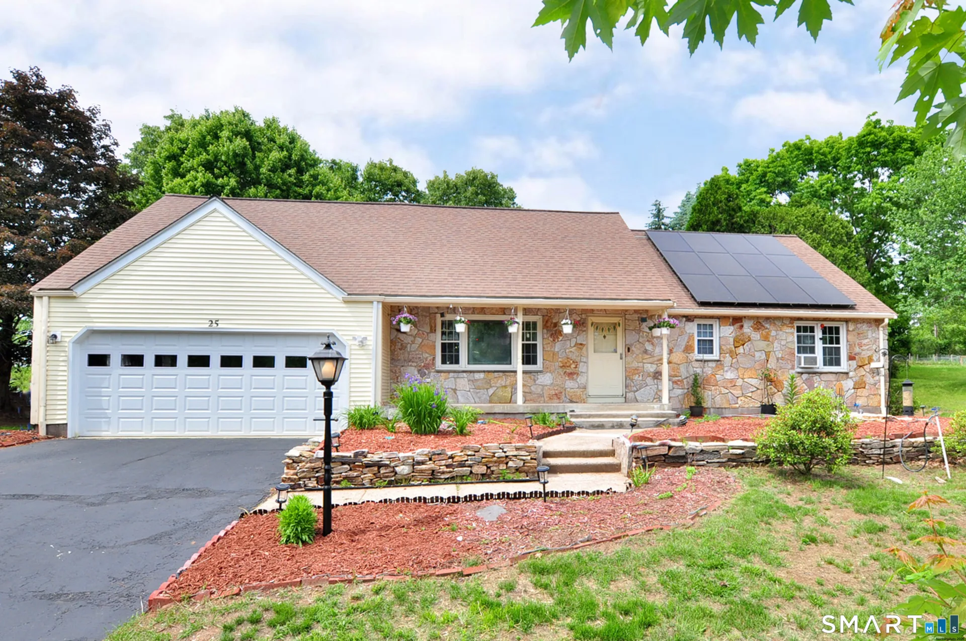 25 Hampshire Drive, Glastonbury, CT