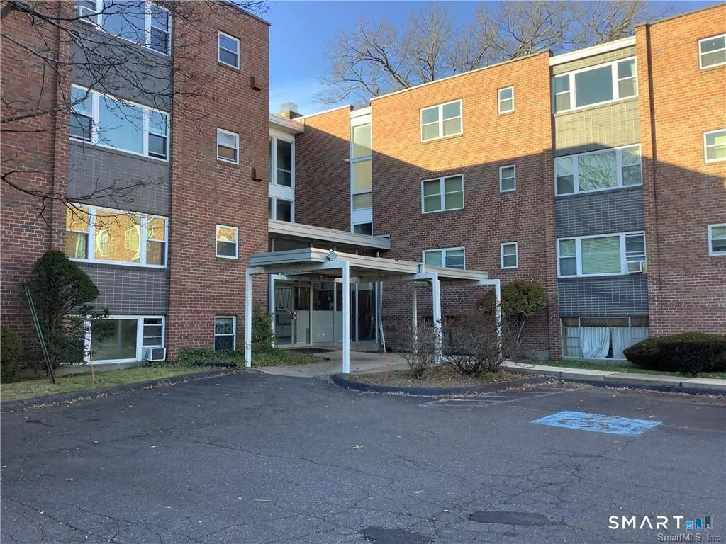 53 Wolcott Hill Road #B17, Wethersfield, CT