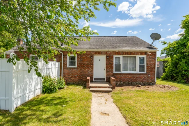 15 Hamast Avenue