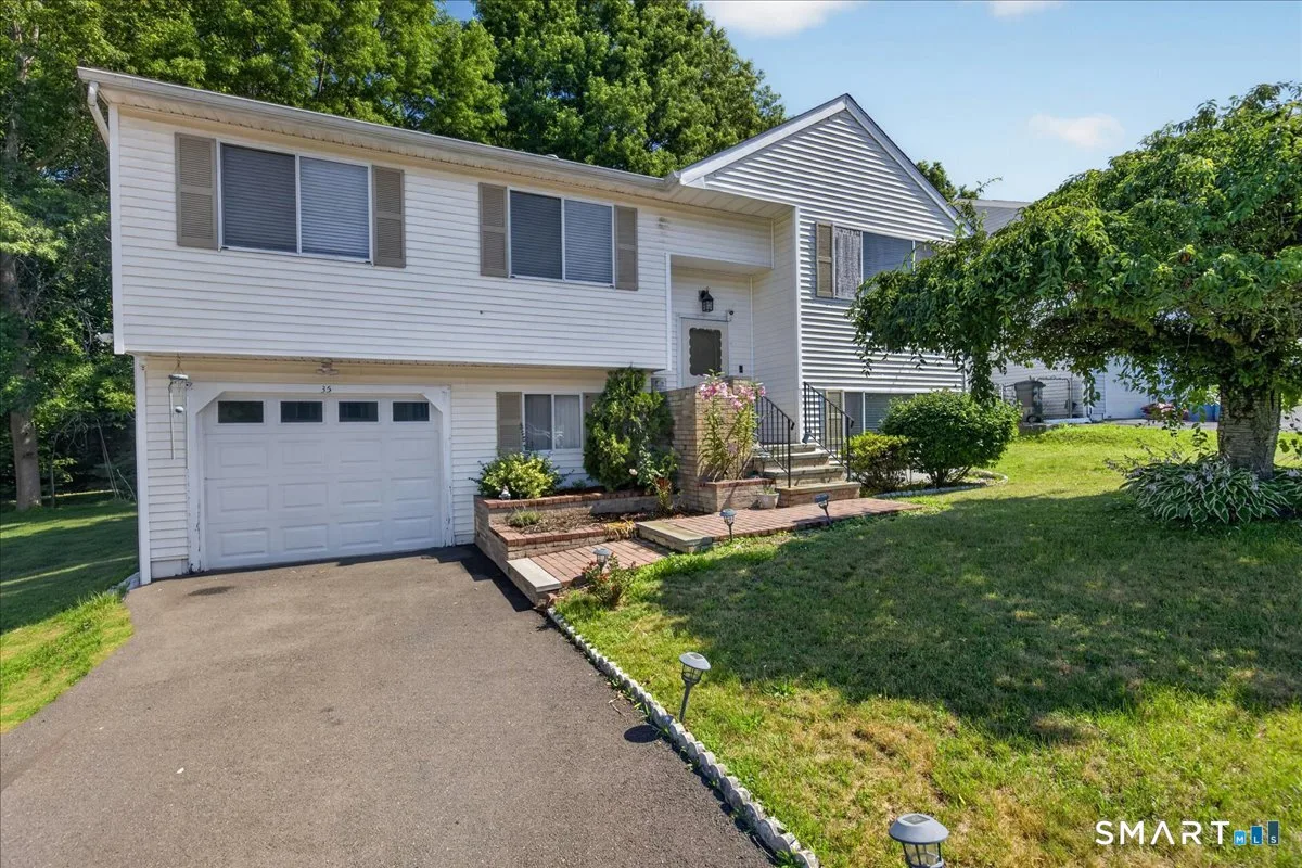 35 Mallard Lane, East Haven, CT