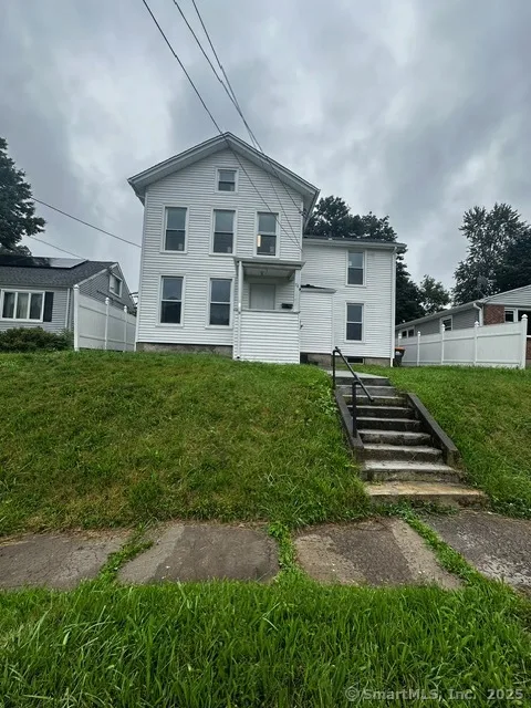 76 Columbus Avenue, Meriden, CT