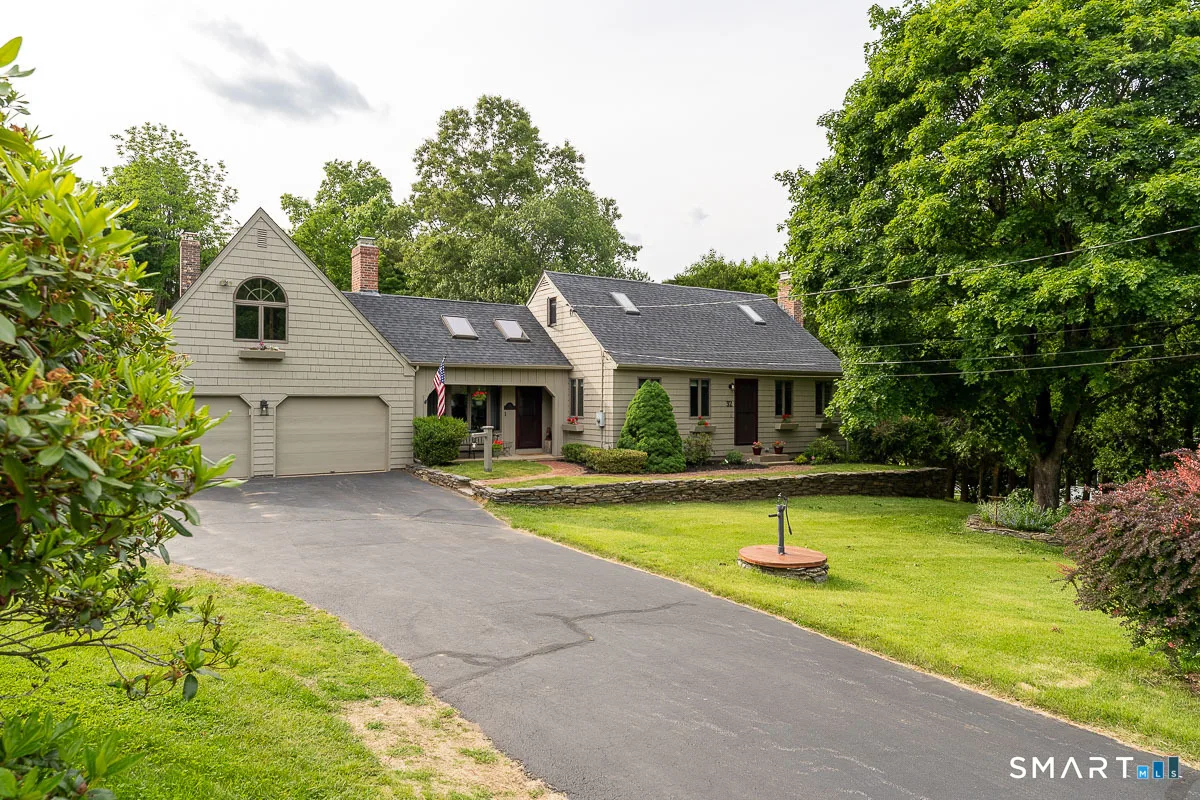 32 Lornadale Drive, Norwich, CT