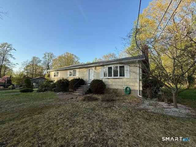 82 Cricket Lane, Shelton, CT