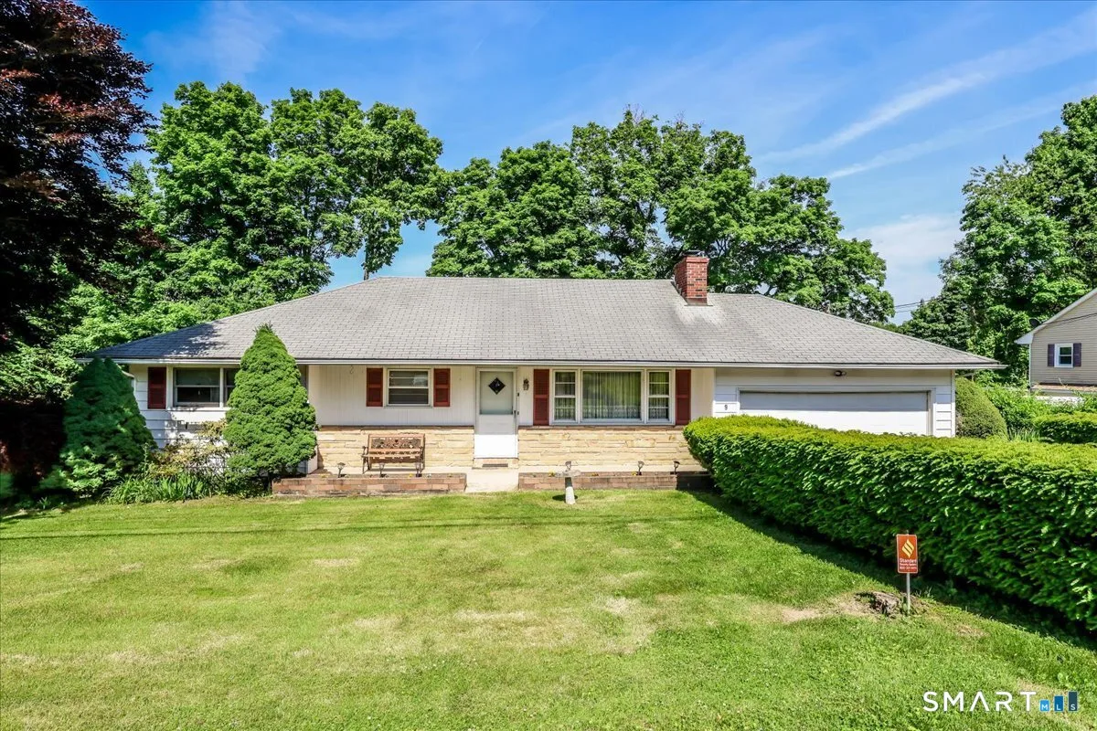 9 Manning Street, New Fairfield, CT
