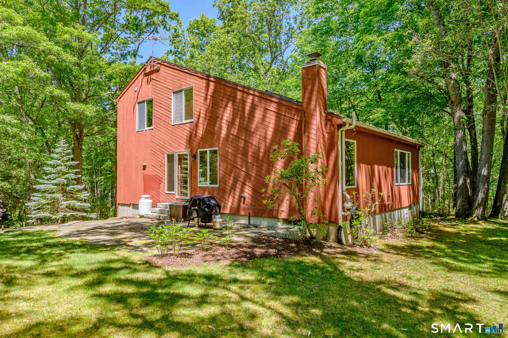 81 White Plains Road, Norwich, CT
