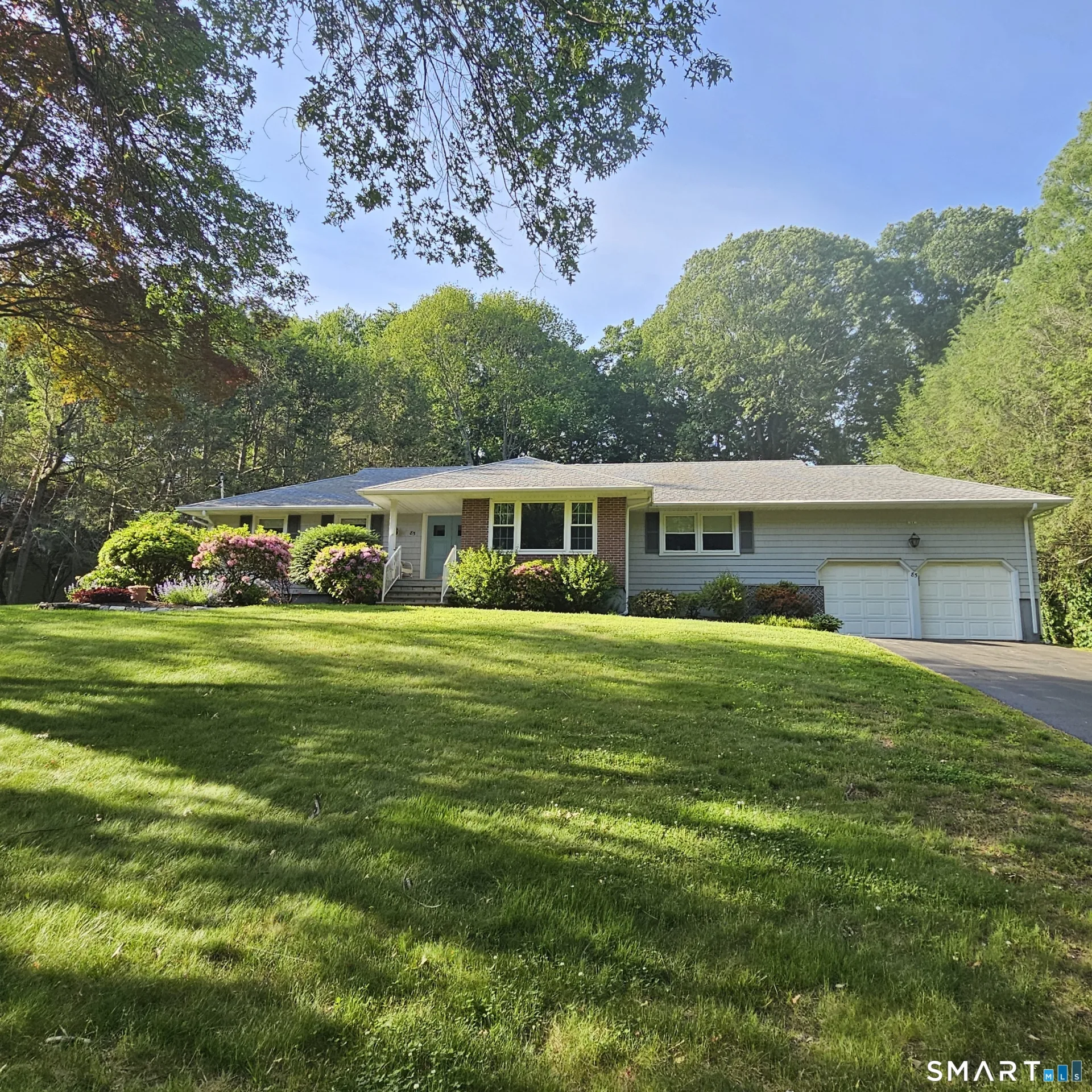 85 Canterbury Lane, Trumbull, CT