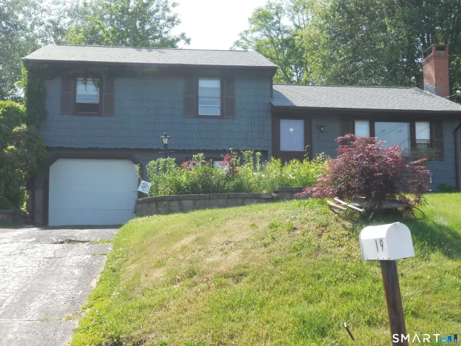 19 Winthrop Boulevard