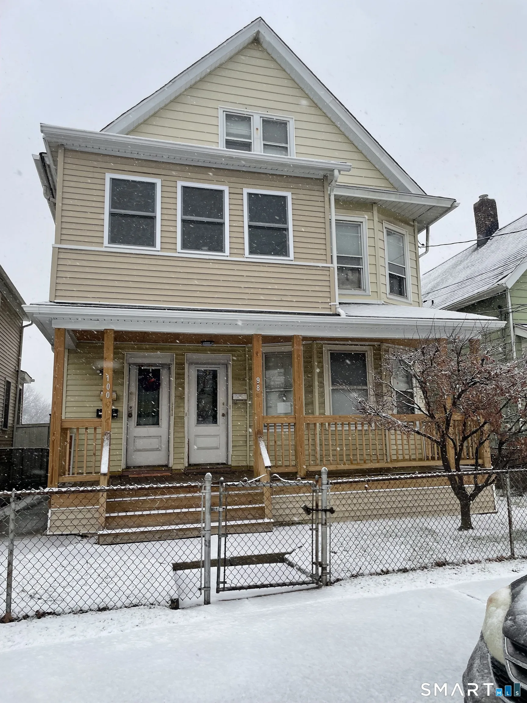 98-100 Carroll Avenue, Bridgeport, CT