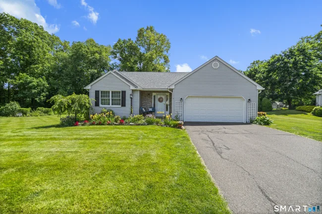 4 Woodbridge Drive #4