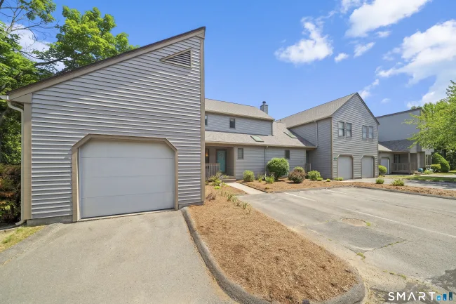 52 Elm Meadows #52