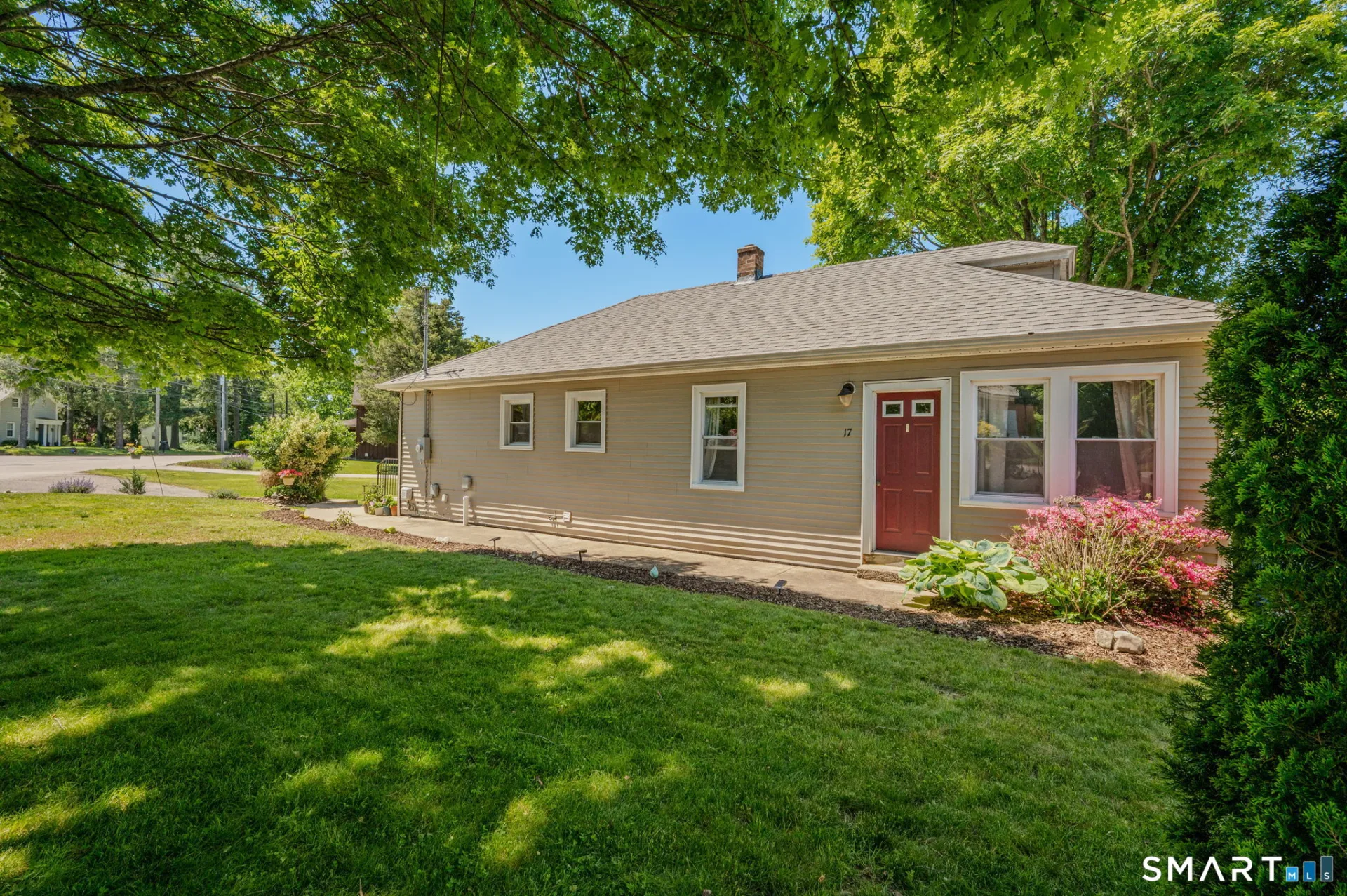 17 Lathrop Road, Montville, CT