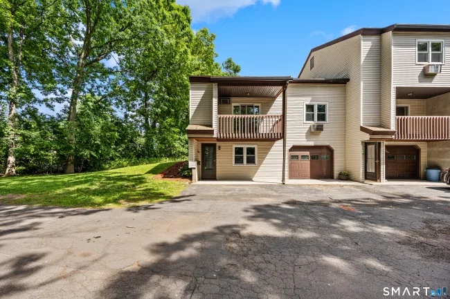 23 Hart Place #1