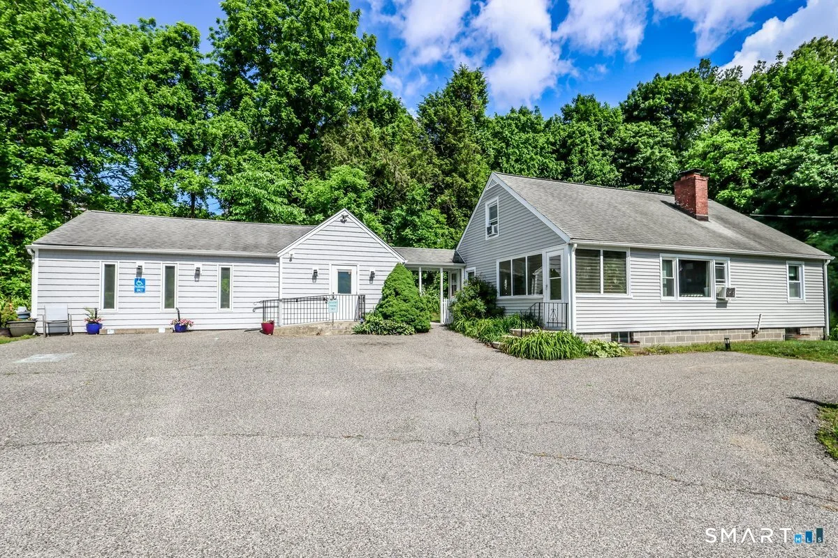 121 Litchfield Road, New Milford, CT