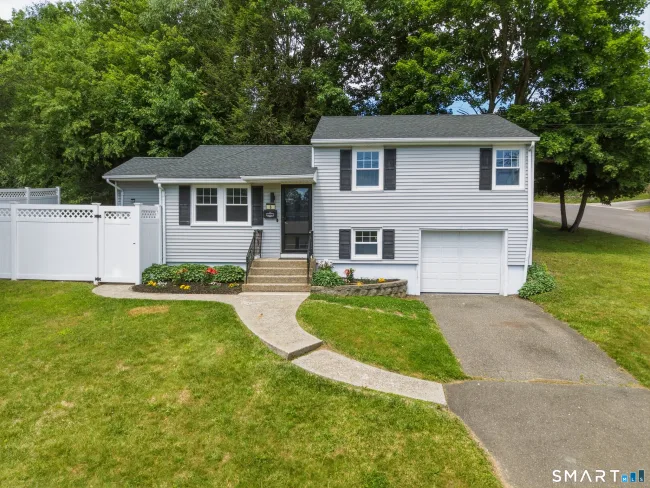 6 Glenford Drive
