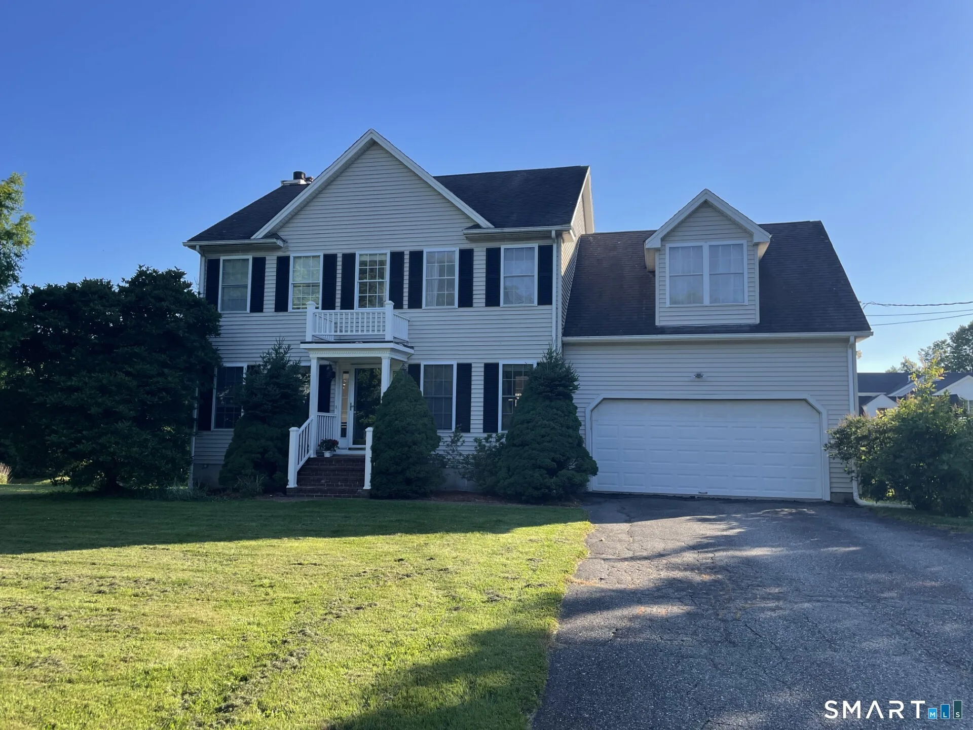 4 Meadow Road, Newtown, CT