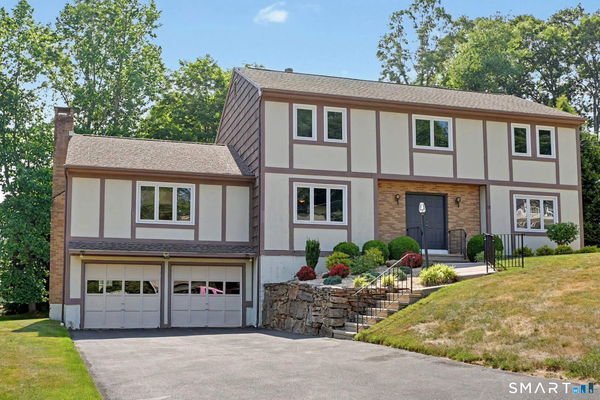 15 Wedgewood Road, Trumbull, CT