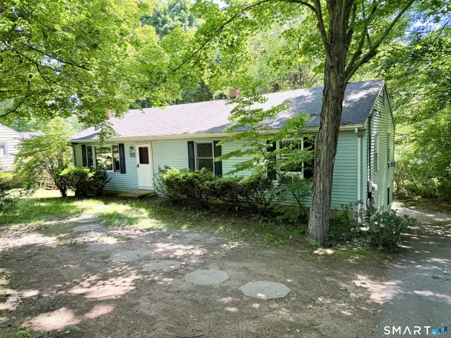 77 Evergreen Avenue