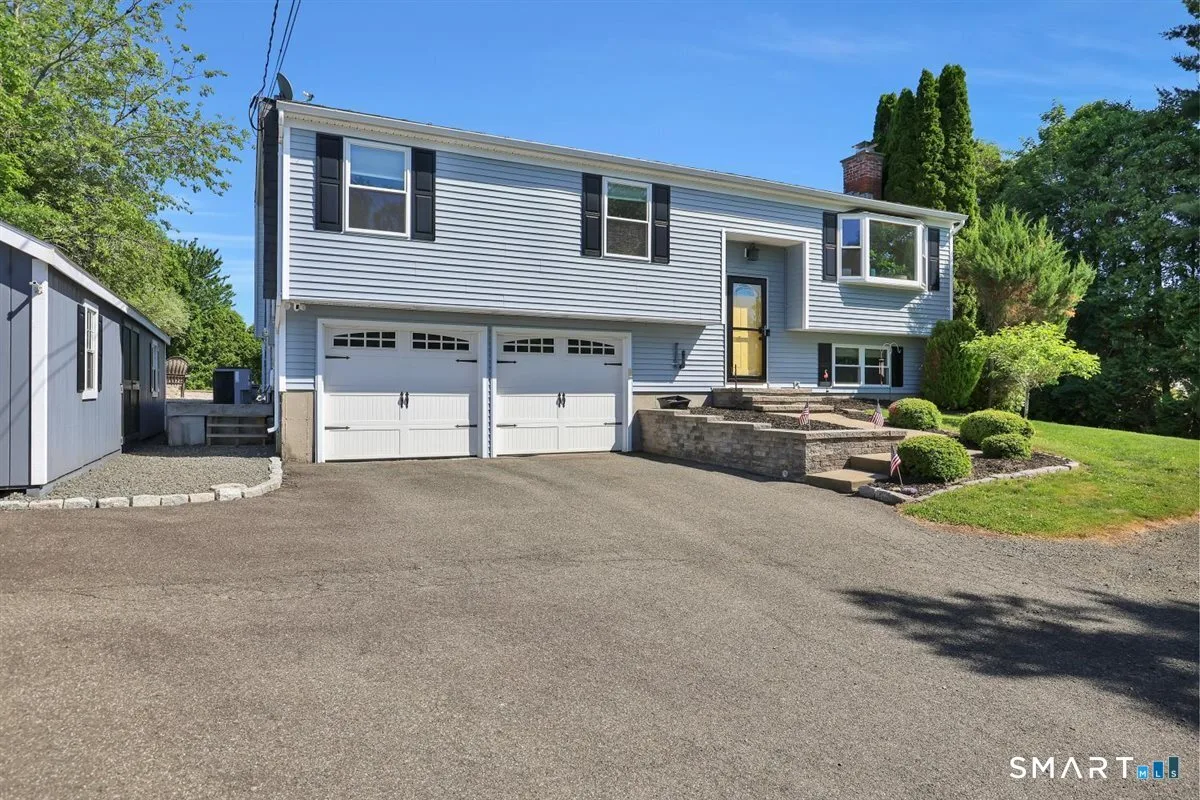 58 School House Road, Wallingford, CT