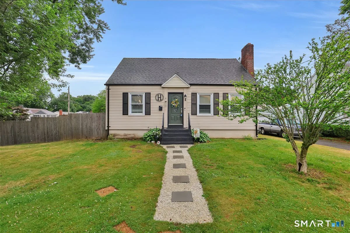 4 Robin Road, Manchester, CT