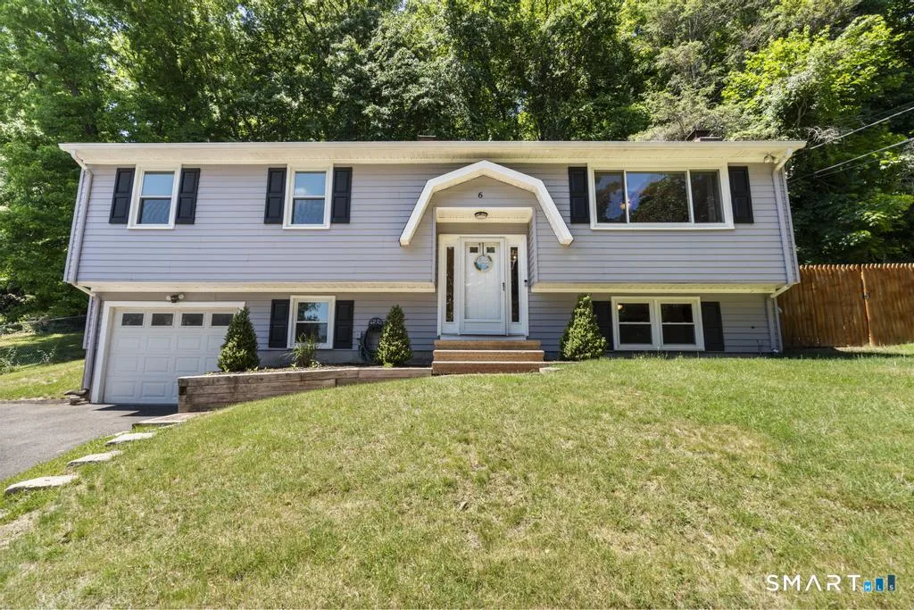 6 Snowapple Lane, Milford, CT