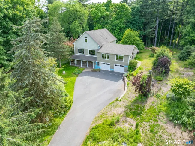 13 Windaway Road, Bethel, CT