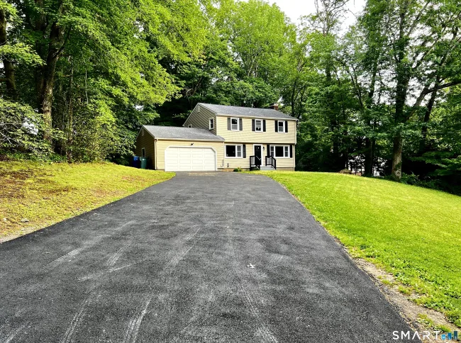 32 Forest Court, Hamden, CT