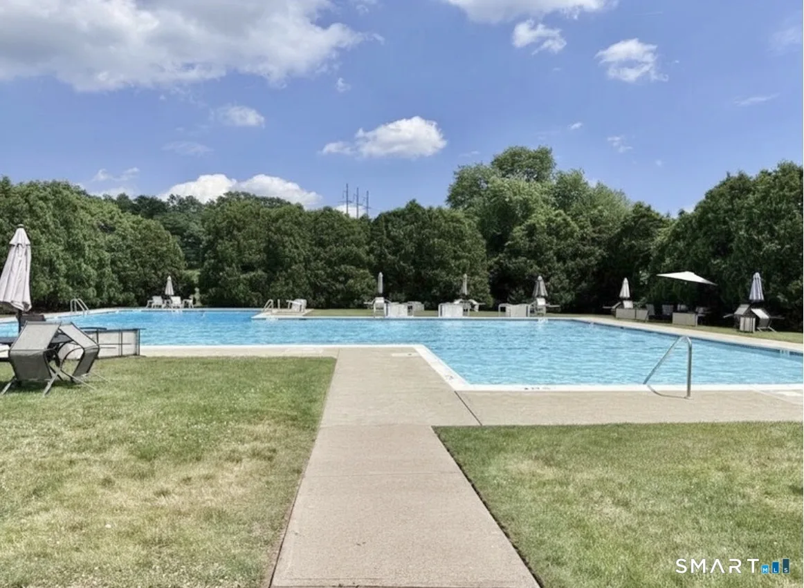 33 Pilgrim Harbor #B, Wallingford, CT