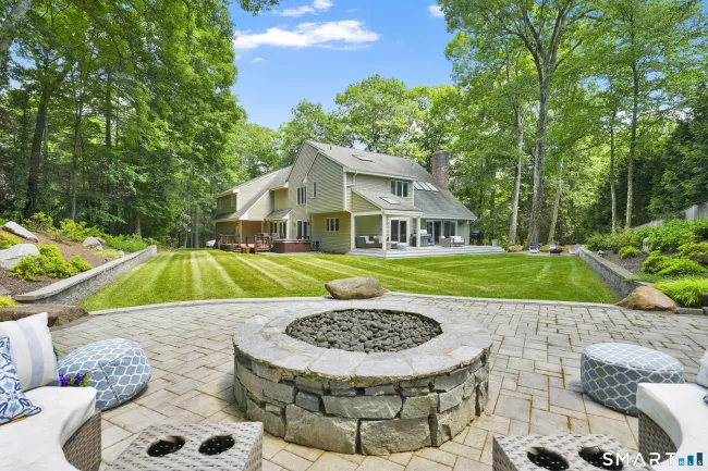 51 Oakengates, Avon, CT