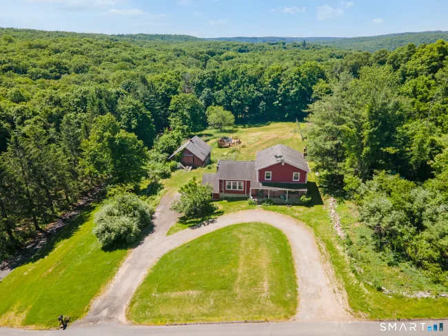 28 Charter Oak Drive, Oxford, CT