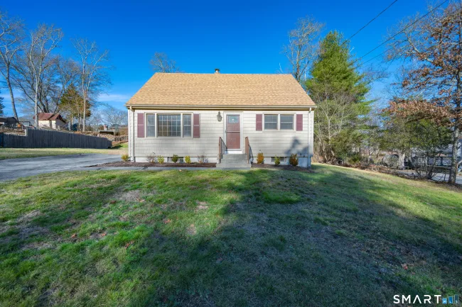 22 Oak Drive, North Stonington, CT